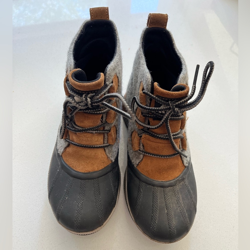 Sorel Out and About boots